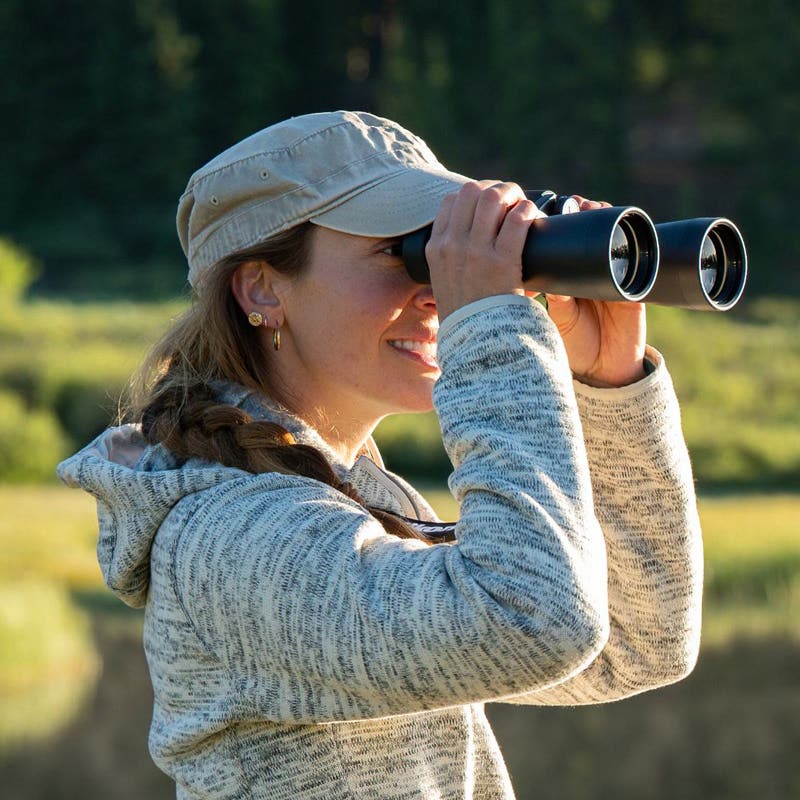 feat-how-choose-binoculars-learn-explore-nikon-cameras-lenses-accessories[1]